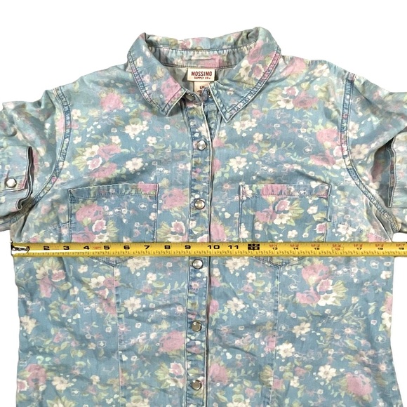 Mossimo Supply Co size large light blue button down pearl snap pink floral shirt - Picture 7 of 12